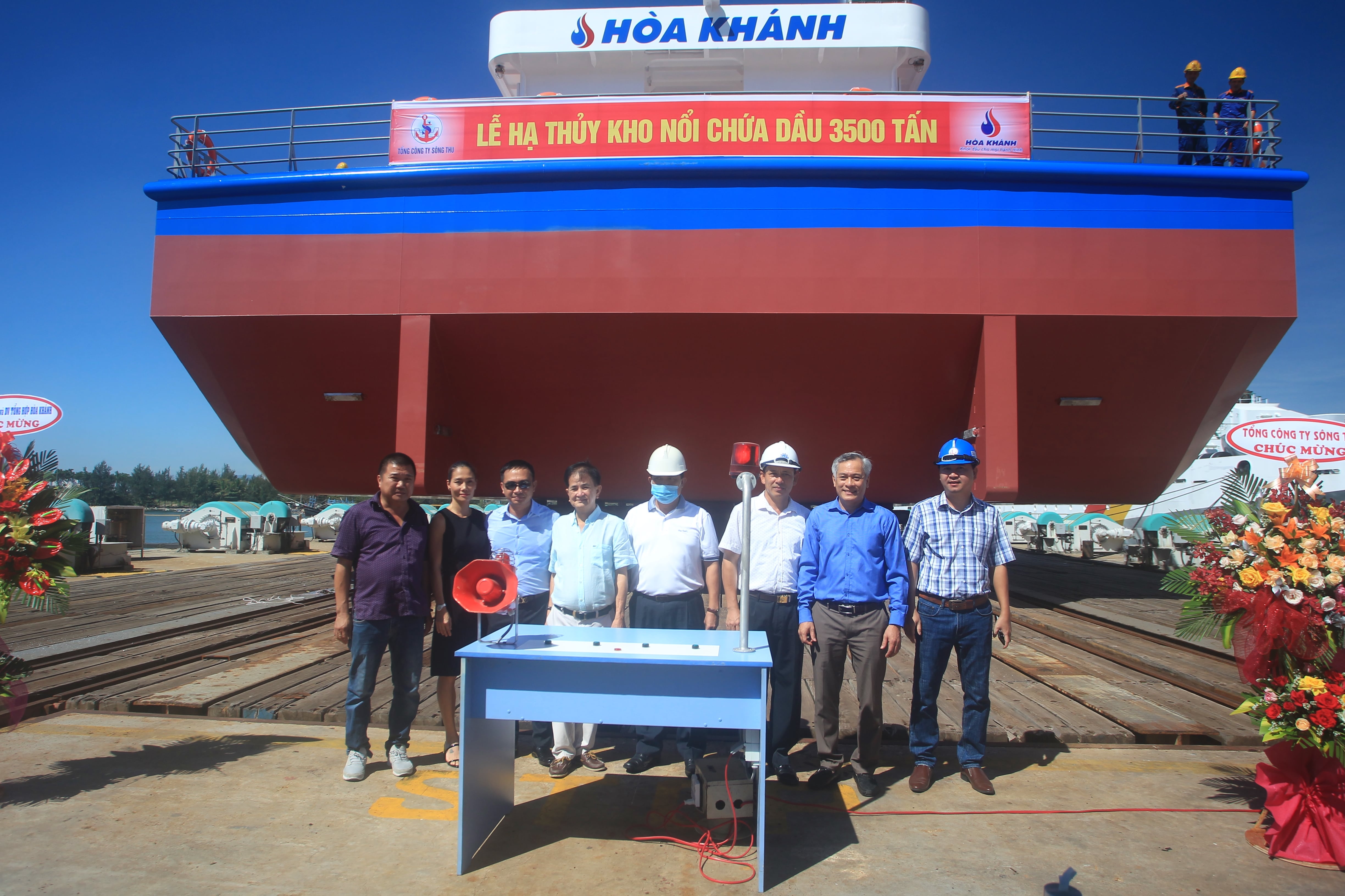Launching ceremony of 3,500 ton oil barge in Da Nang